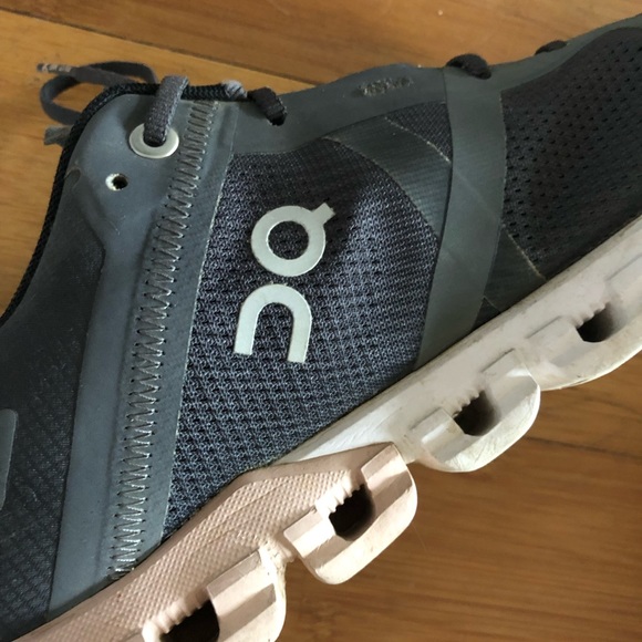 CloudFlow ☁️ On Cloud shoes in Rose - Picture 2 of 8